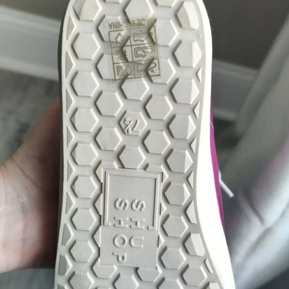 NWT Shu Shop Paulina bright pink star shoes